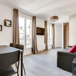 Volontaire Paris